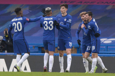 德甲第16轮劲爆对决：拜仁强势取胜沃尔夫斯堡，门兴主场迎悬念之战