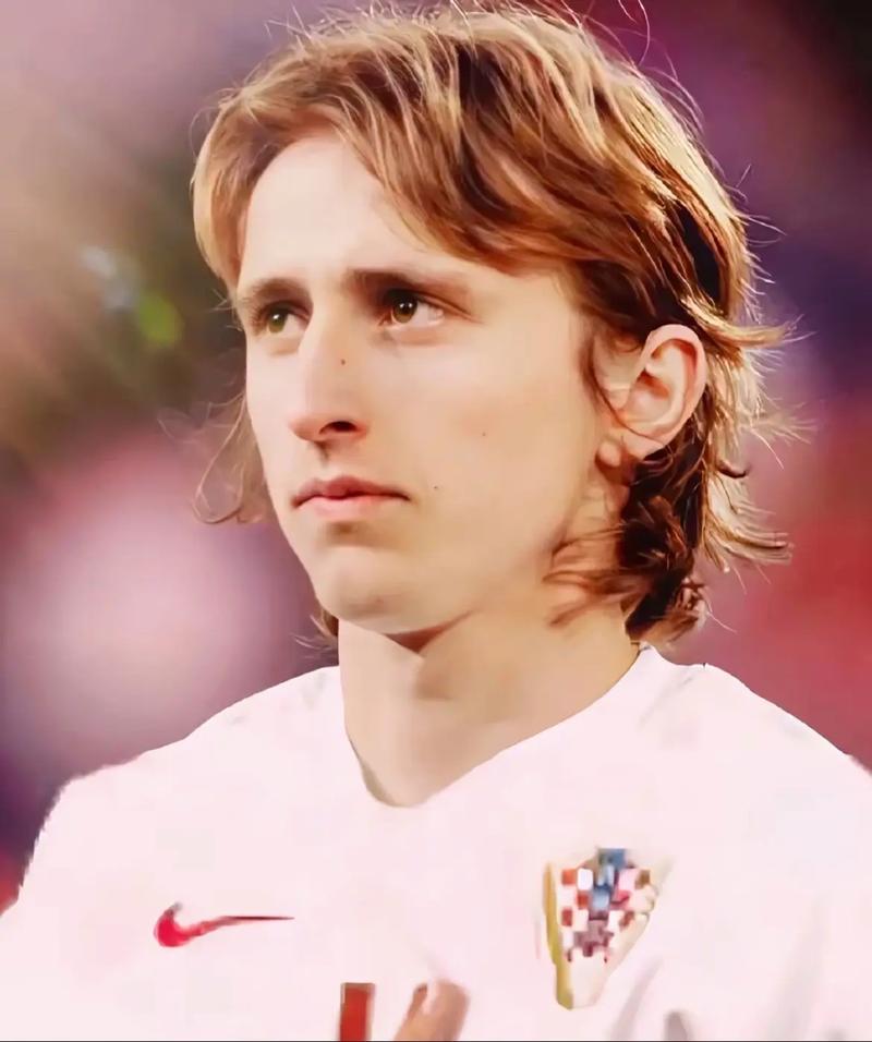 皇马2-1马竞，晋级西超杯决赛，维尼修斯与西蒙尼互喷