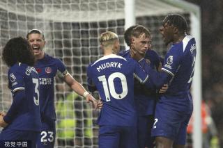 东契奇空砍38+10+10：湖人输西部第二之争 狂送7失误成瑕疵