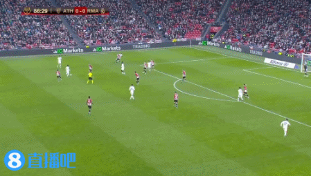 姆巴佩看台起立，为加西亚世界波鼓掌